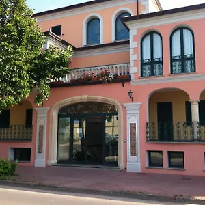 Marina Palace 4*, Orosei Italia